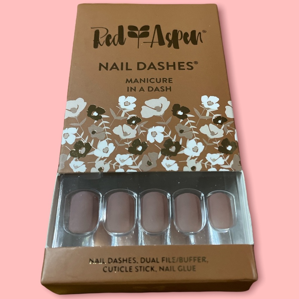 NIB Red Aspen Short Square Nail Dashes in Maple Pam-Cakes (Matte Brown)